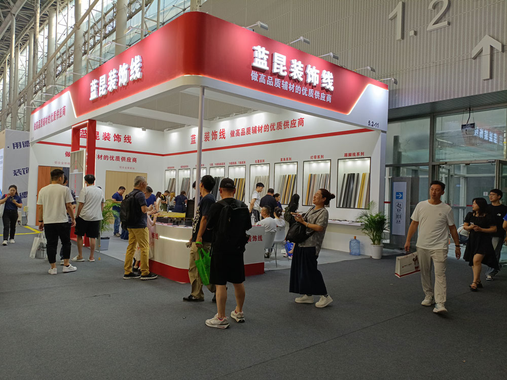 藍昆裝飾線展臺
