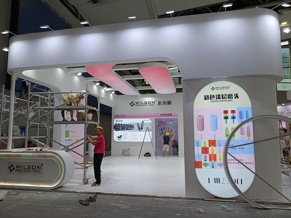 惠而順展臺搭建第二天現場效果