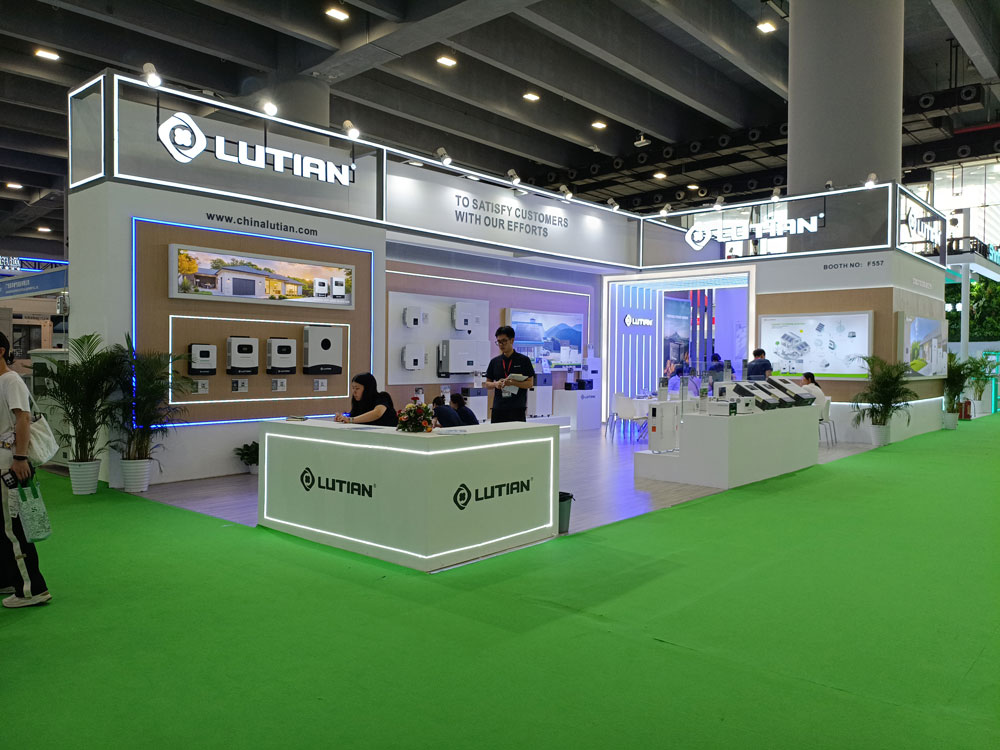 LUTIRN展臺搭建現場效果
