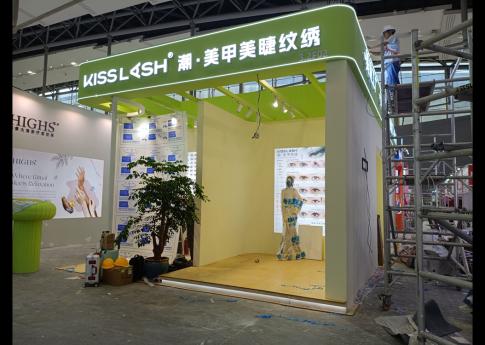 2025年9月廣州美博會美甲美睫紋繡展臺搭建第二天現場效果