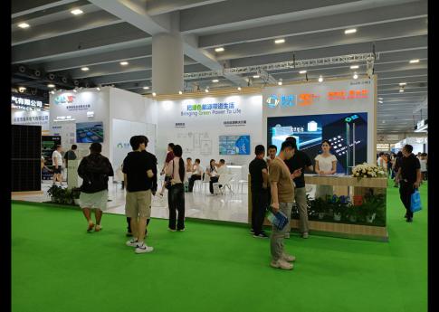 2025年8月廣州光伏太陽能展協鑫展臺搭建現場效果