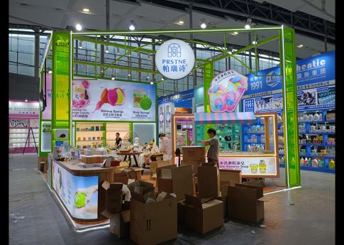 2025年9月廣州美博會帕瑞詩展臺搭建第二天現場效果