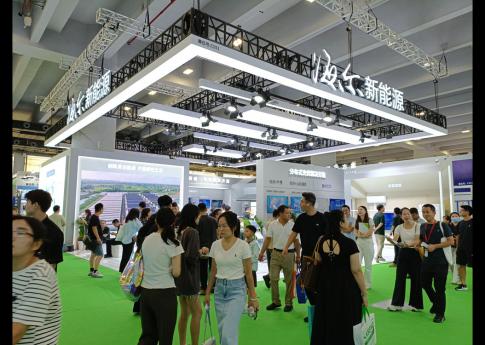 2025年8月廣州光伏太陽能展海爾新能源展臺搭建現場效果
